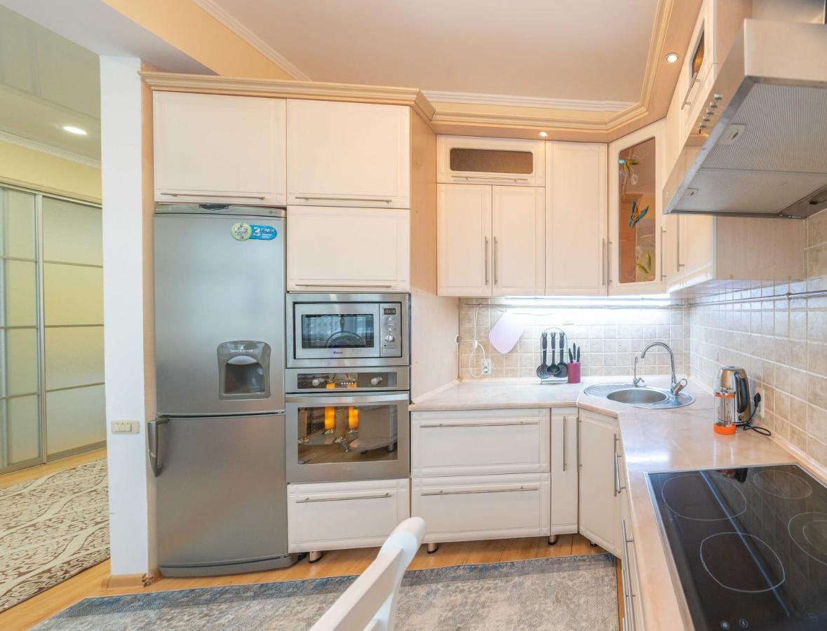 Апартаменты Люкс Рядом С Рекой Иртыш Pavlodar Buitenkant foto